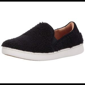 UGG Ricci slip on sneaker - black shearling